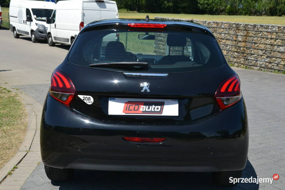 Peugeot 208 like 10 benzyna 75 klimatyzacja sprzedam