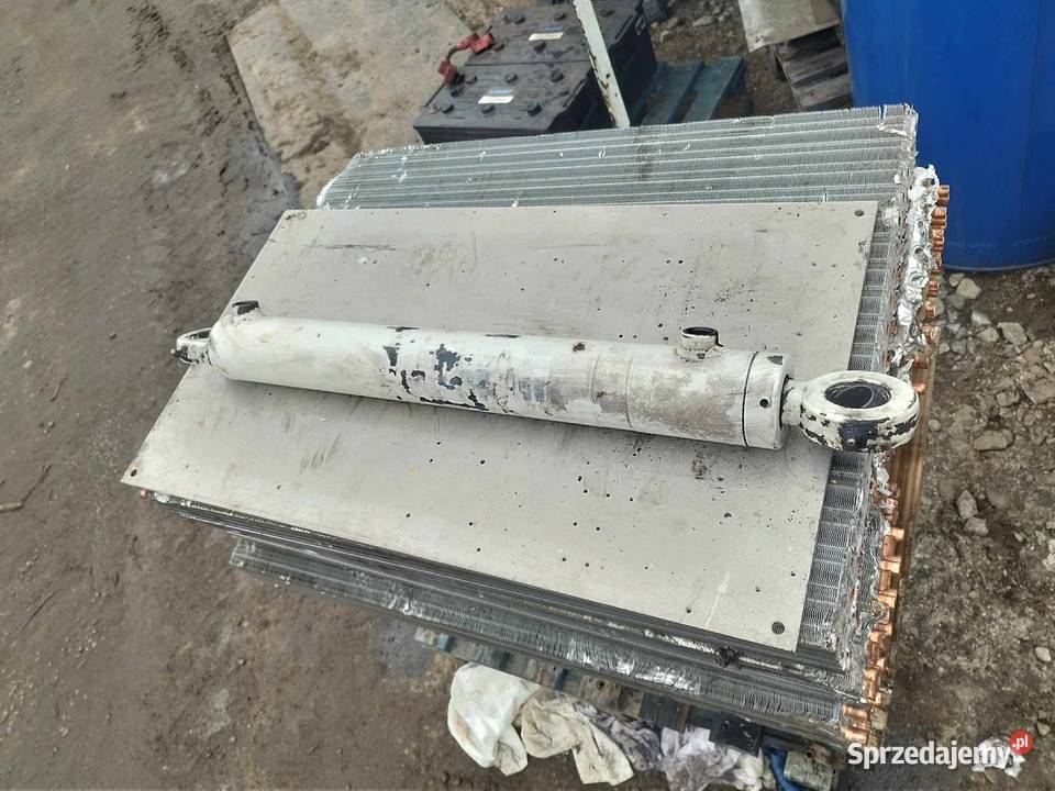 Siłownik hydrauliczny Złożony 74 rozciągnięty Pozostałe Strzyżew