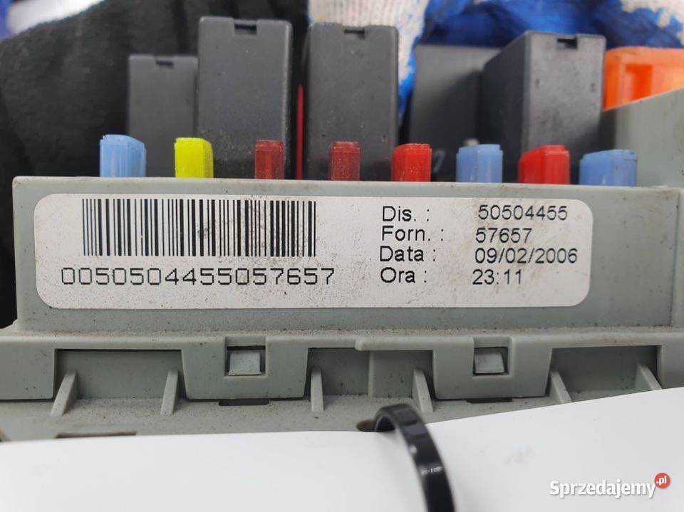 SKRZYNKA BEZPIECZNIKÓW ALFA ROMEO BRERA 50504455 Pozostałe Lipno