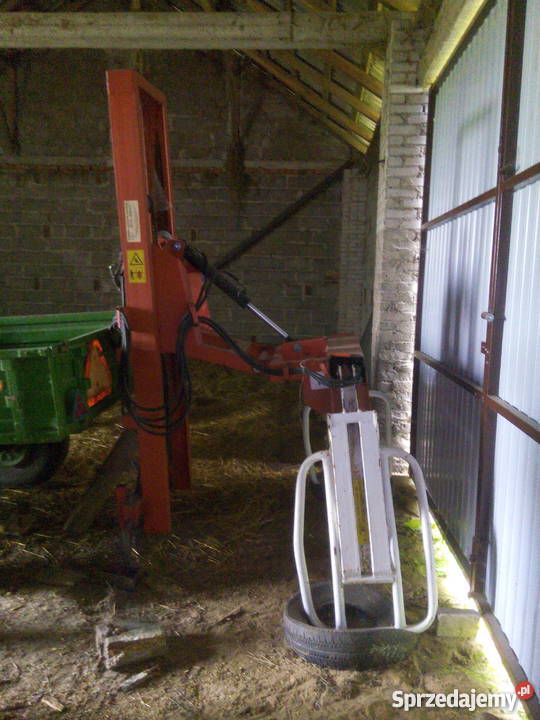 Podnośnik do bel na tył ciągnika