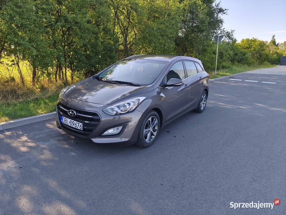 Hyundai i30 kombi lakier metallic Świdnica Polska