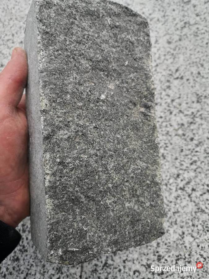Czarna kostka Brukowa Granitowa cegłówka na małopolskie