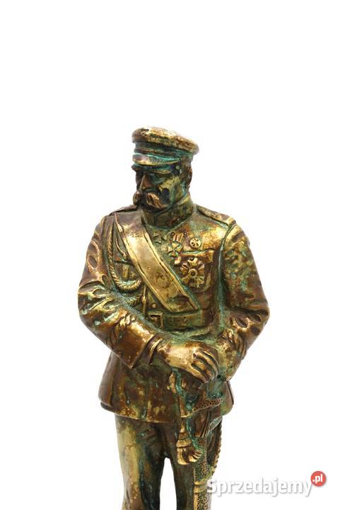 Rzeźba z brązu marszałek Józef Piłsudski na wielkopolskie