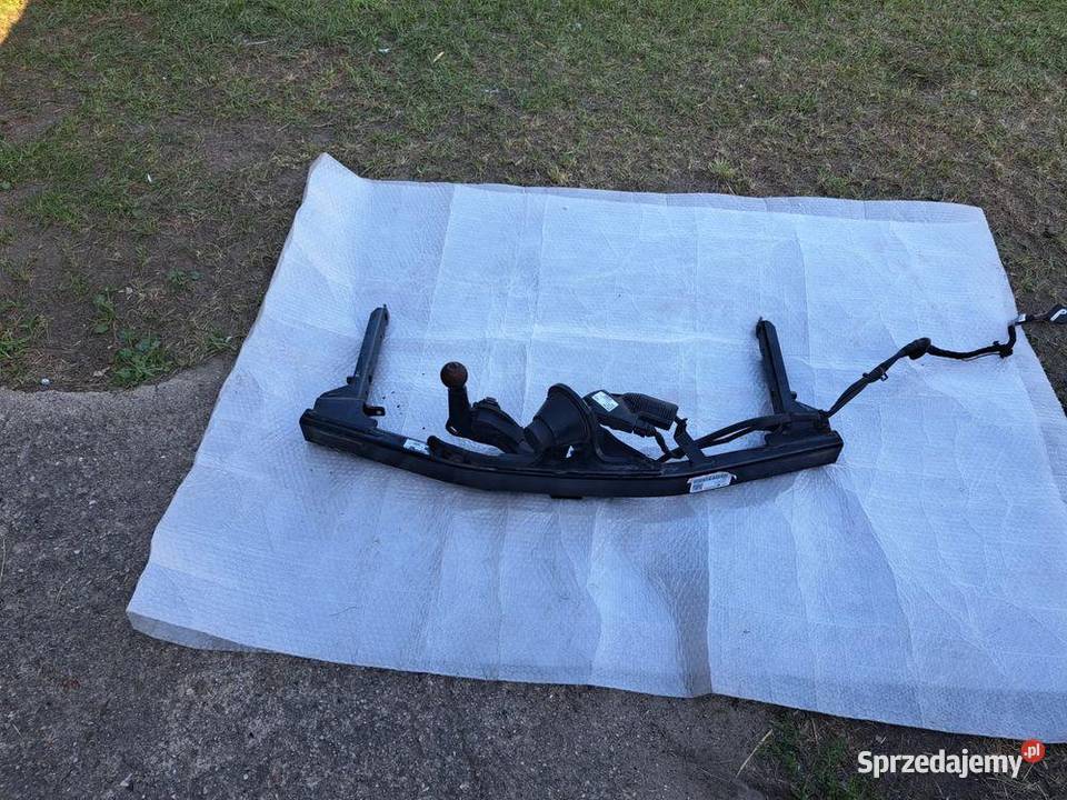 Hak holowniczy odchylany Audi A4 B9 8W0 dolnośląskie