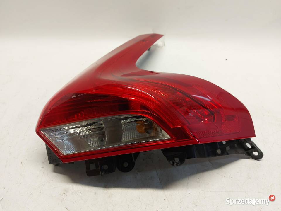 VOLVO V40 II Lampa tył prawa 31395845