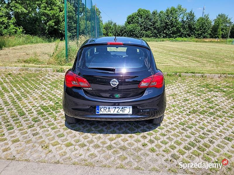 Zwinny i oszczędny benzyniaczek gniazdo USB