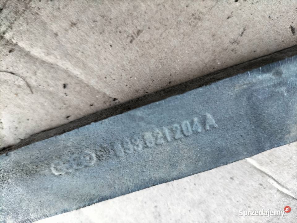AUDI 80B4 80 B4 USZCZELKA BŁOTNIKA PRZÓD osobowe Kamień-Kolonia
