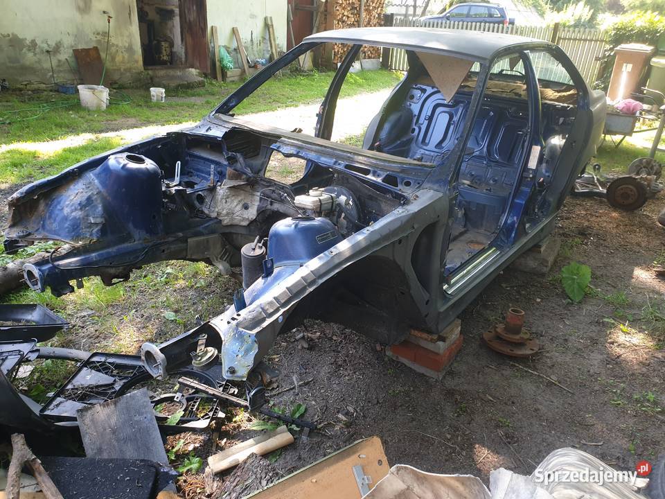 Karoseria buda elementy BMW E36 sedan 97r Pozostałe Poniatowa