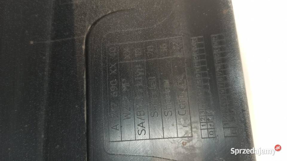 MERCEDES W212 LISTWA PROGOWA PRAWA A2126982054