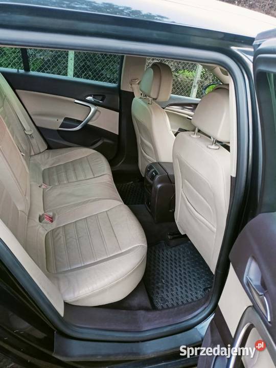Opel Insignia czarny Budy Trzcińskie