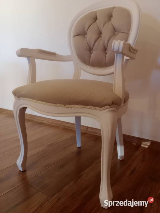 Stylowy Fotel Ludwik Renowacji Biel i Len Lusówko