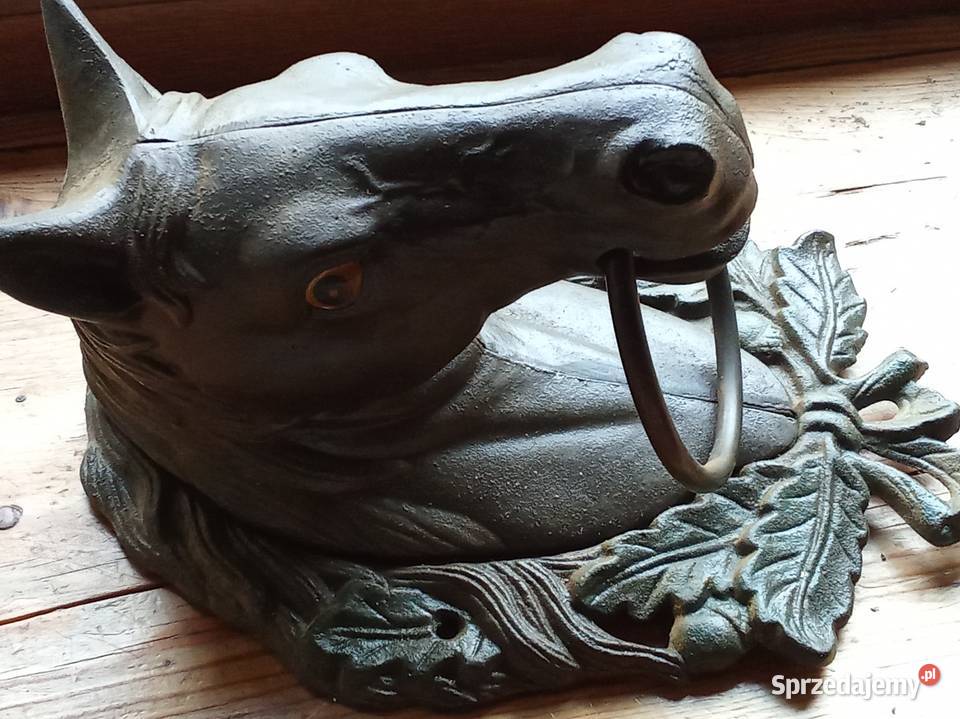 Żeliwne głowy konia Prusim