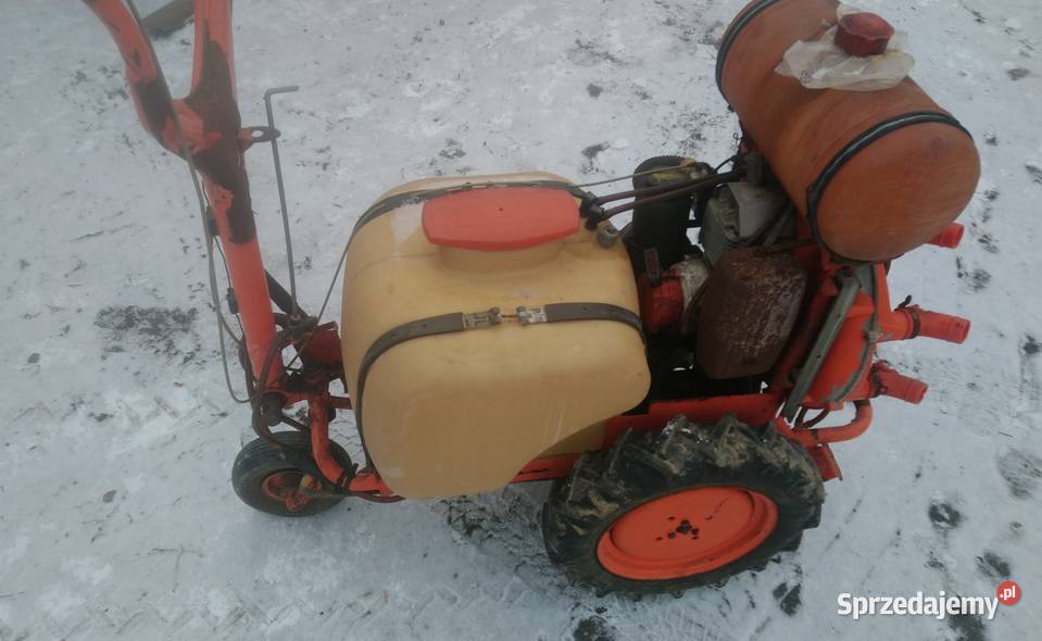 Opryskiwacz solo minor samojezdny z nadmuchem Urzędów
