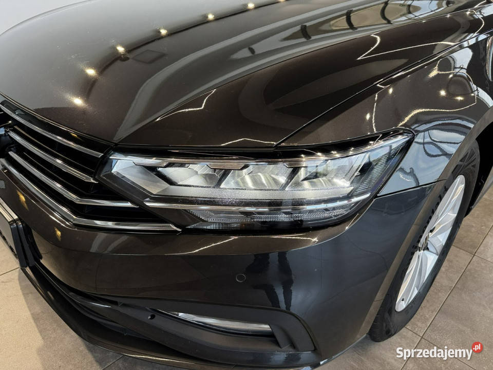 Volkswagen Passat Variant Essence 15TSI 150 M6 garażowany Myślenice