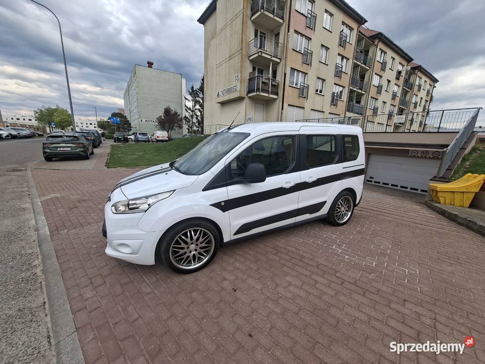 Ford tourneo connect Rok produkcji 2015 zachodniopomorskie Koszalin sprzedam