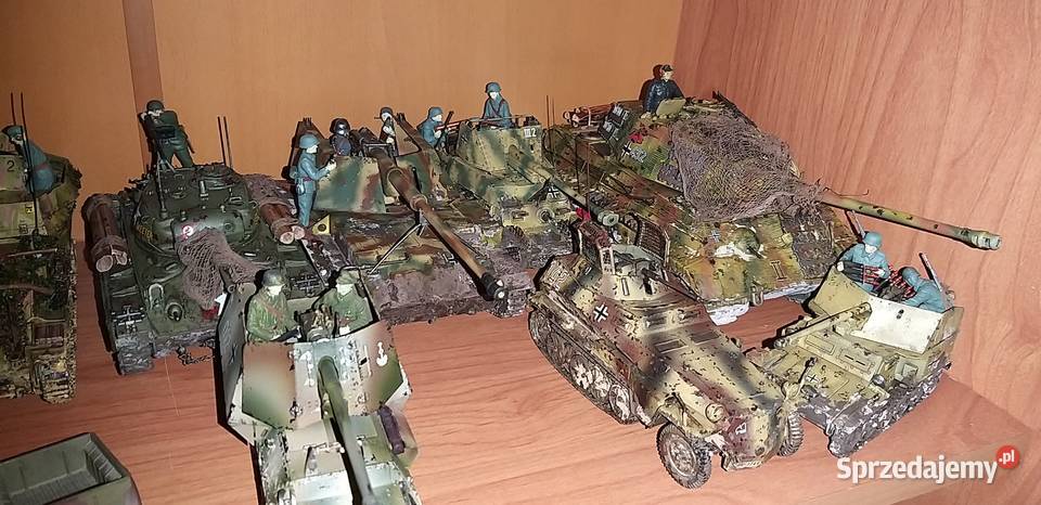 kolekcja modeli pojazdów wojennuch sklejona i Warszawa
