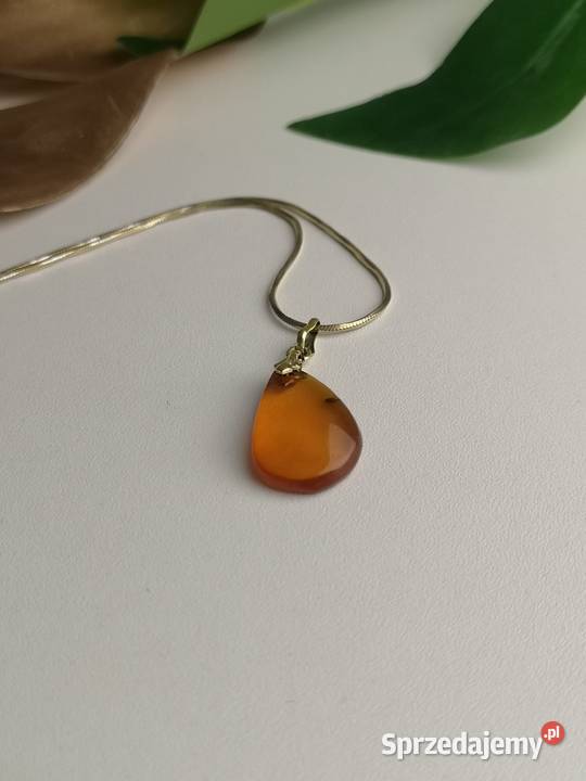 zawieszka z bursztynem bałtyckim Toruń