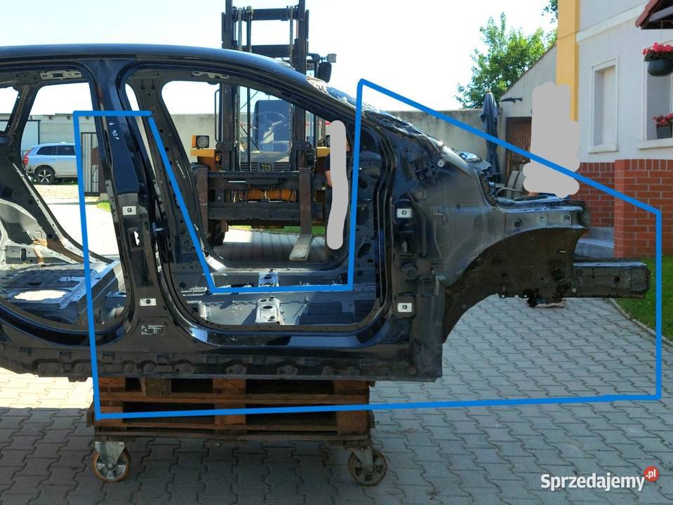BMW U06 200i Słupek podłużnica ćwiartka próg Motoryzacja
