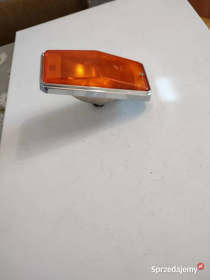 FIAT 125P 1300 NOWA FABRYKA LAMPA KIERUNKOWSKAZU Świdnik