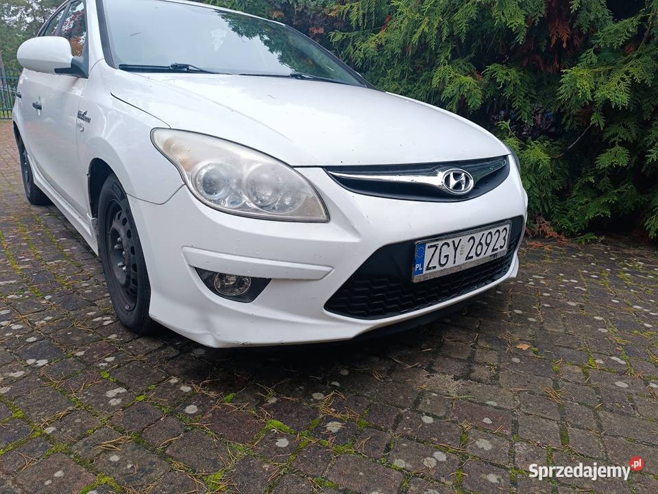 HYUNDAI i30 14 benzyna Pobierowo