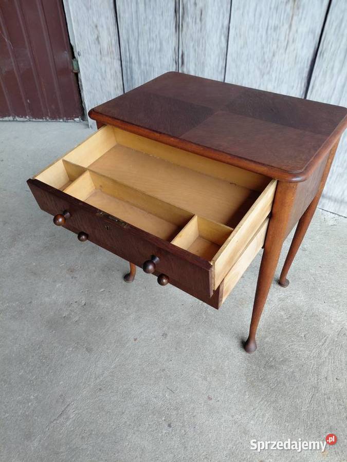 konsolka drewniana 479 Byczyna