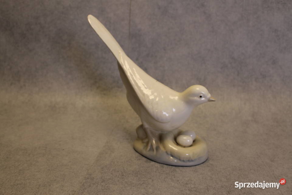 PORCEVAL Figura z porcelany Gołębica w gnieździe zachodniopomorskie Dobrzany
