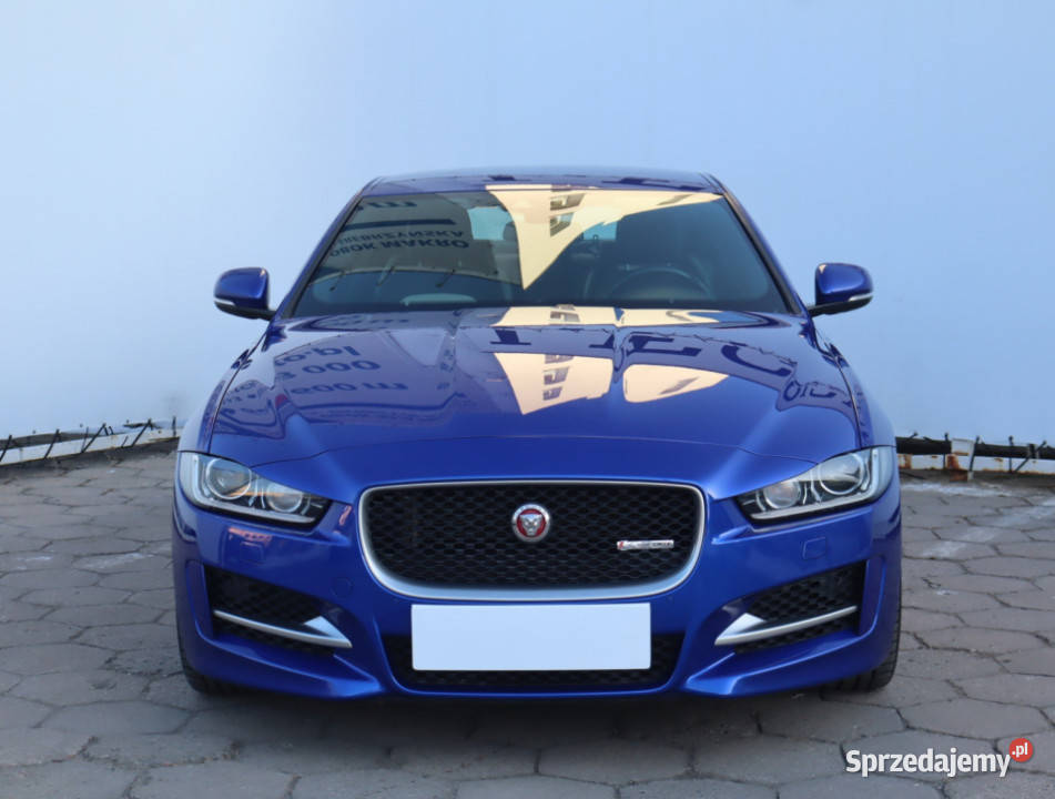 Jaguar XE 20t elektrycznie ustawiane fotele Łódź