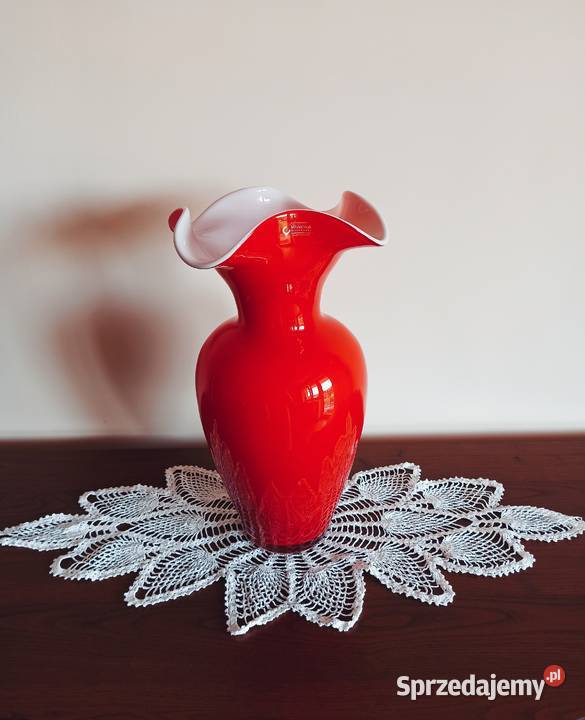 Wazon czerwony firmy Wrześniak Glassworks Kielce sprzedam