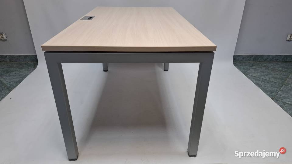 Biurko proste Euronova 140x80 orzech rockford Biuro Poznań sprzedam