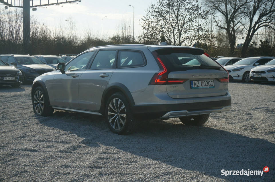 Volvo V90 Cross Country B5 D AWD 235 Ultimate światła LED Poznań