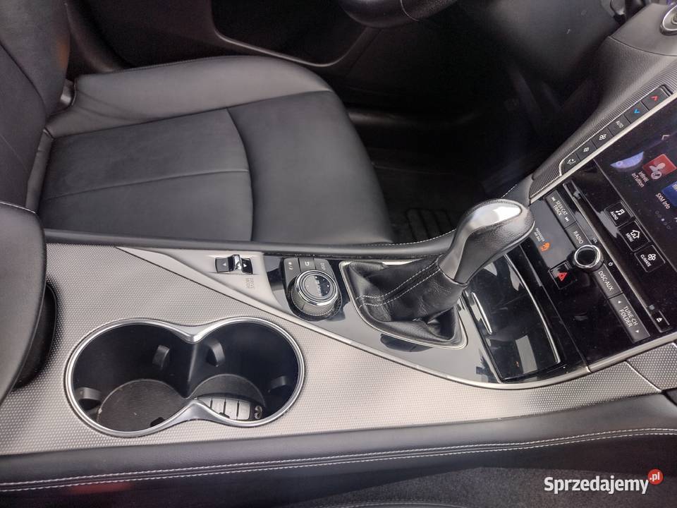 Kupione w salonie Toyoty Pełna dokumentacja Rok produkcji 2016 świętokrzyskie Pińczów