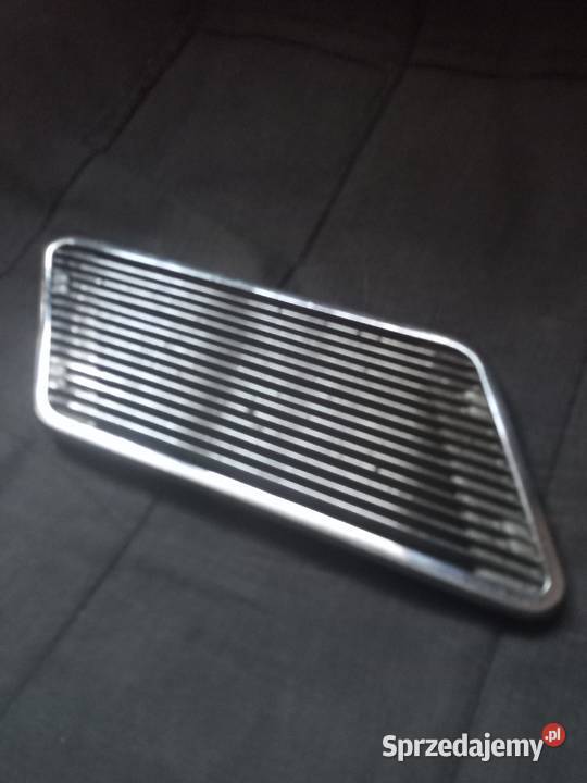 Kratka wlotu powietrza na tylny słupek Fiat 125p Katowice