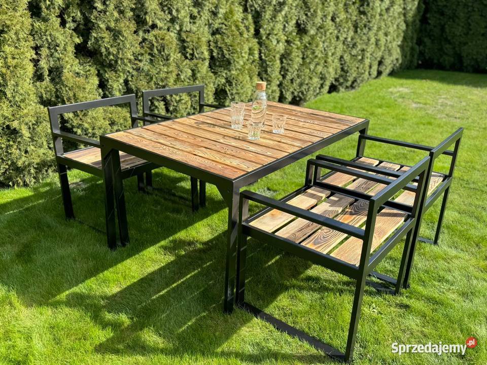 18 Meble ogrodowe stół i 4 krzesła