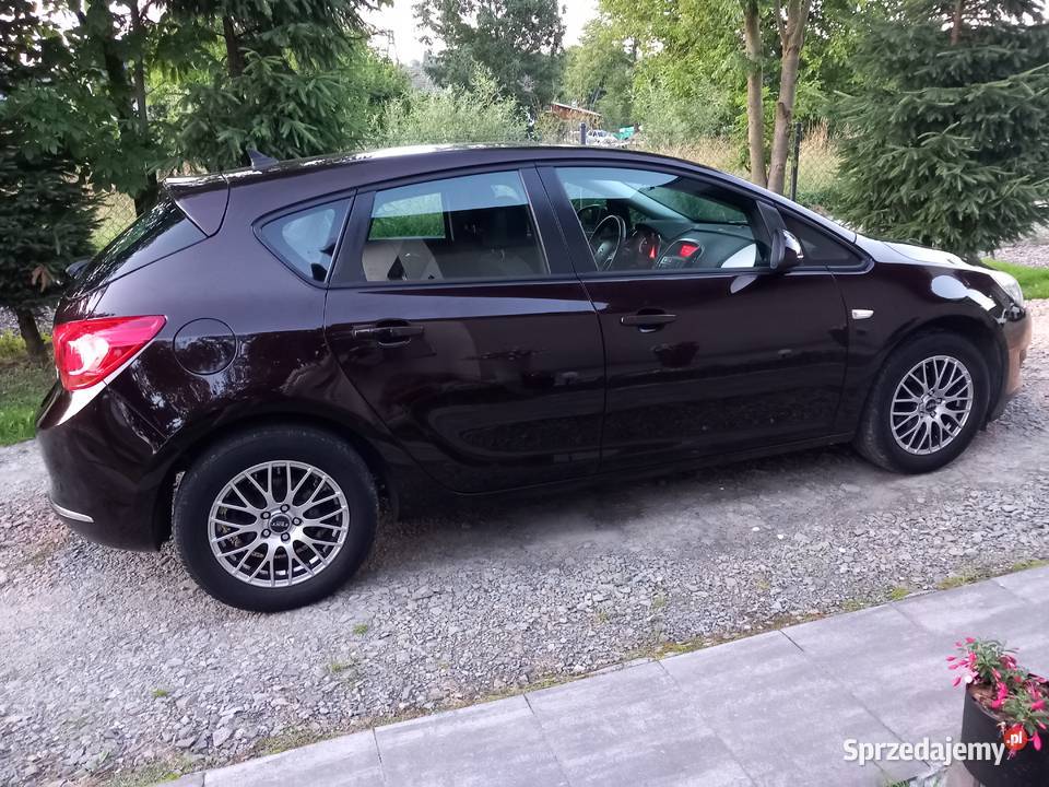 Opel Astra 14 turbo nieuszkodzony Jordanów