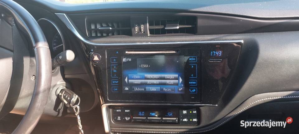Auris2015 12 turbo S podgrzewane fotele Radom sprzedam