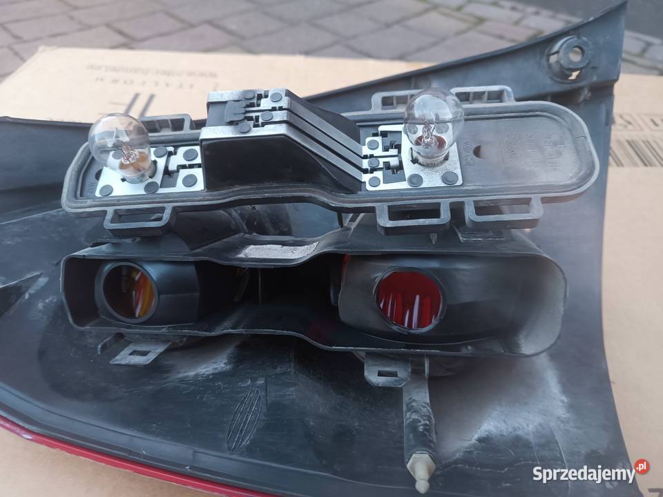 Nissan Primera P12 lampa prawy tył tylna prawa Częstochowa