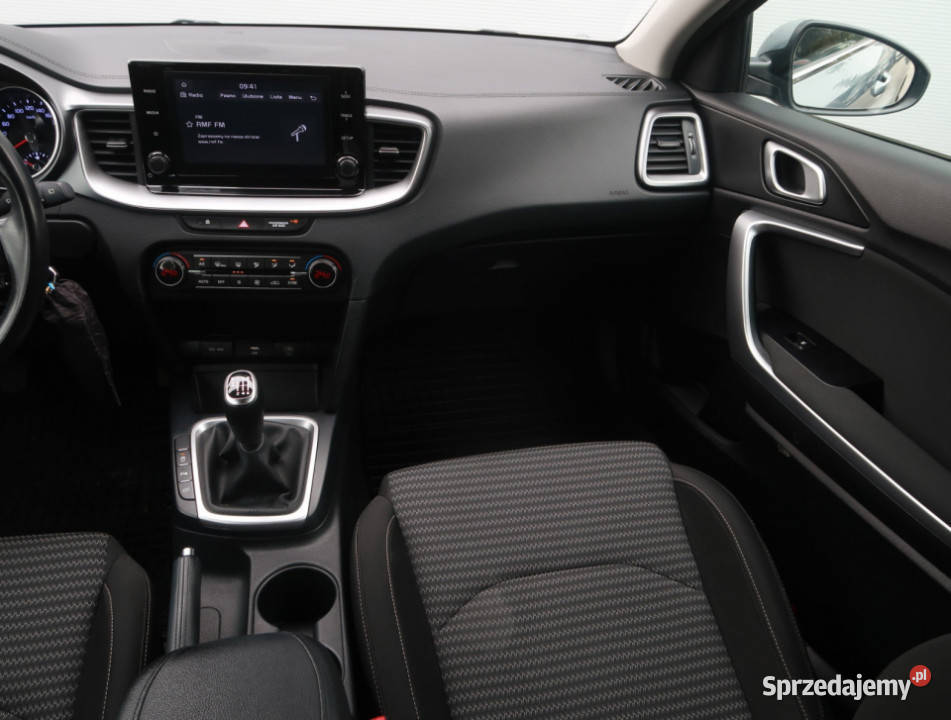 Kia Ceed 15 TGDI MHEV kamera cofania Katowice