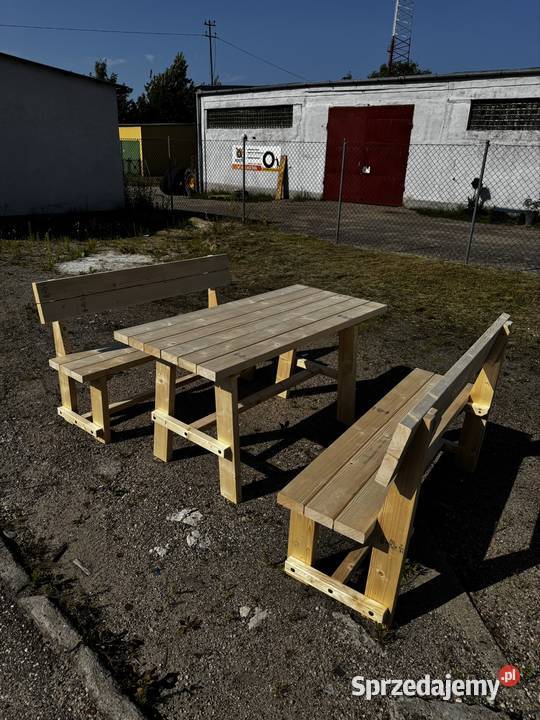 Drewniane meble ogrodowe