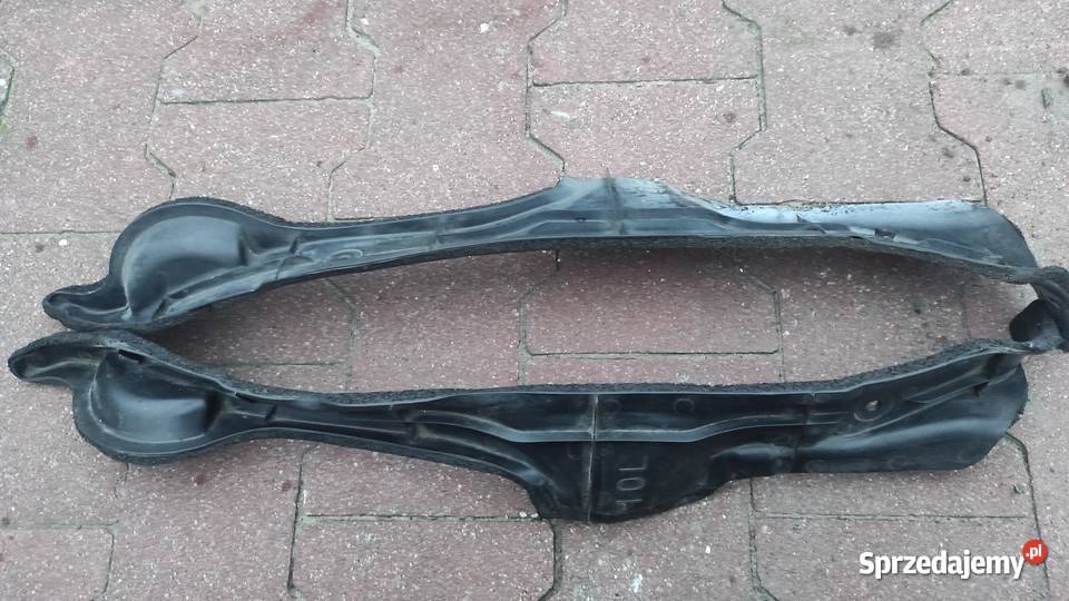 Toyota Yaris II osłony błotnika lewa prawa