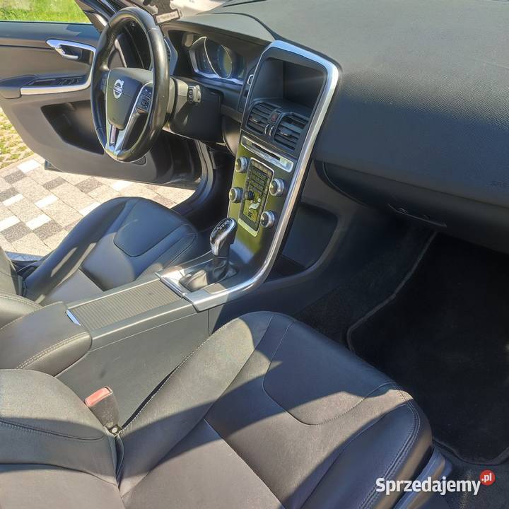 Volvo XC60 2015 T5 AWD Kamień