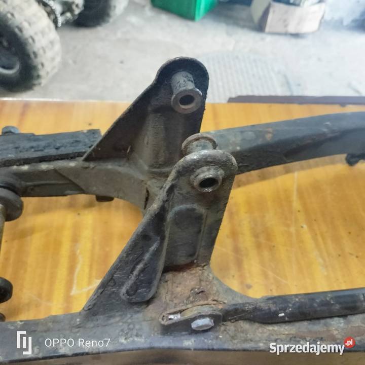 Suzuki GS 550L wahacz tylnego koła Łubno