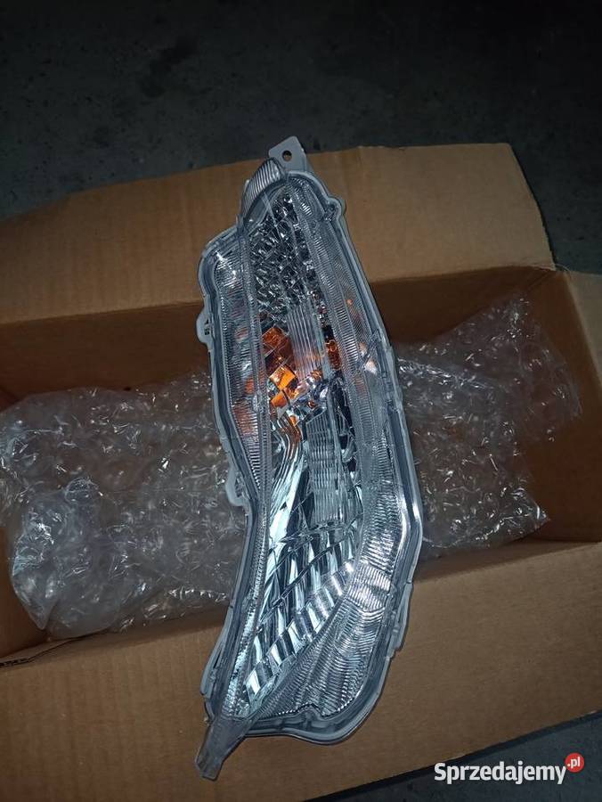 Lampa w zderzak Toyota Camry 20152017 USA Części samochodowe sprzedam