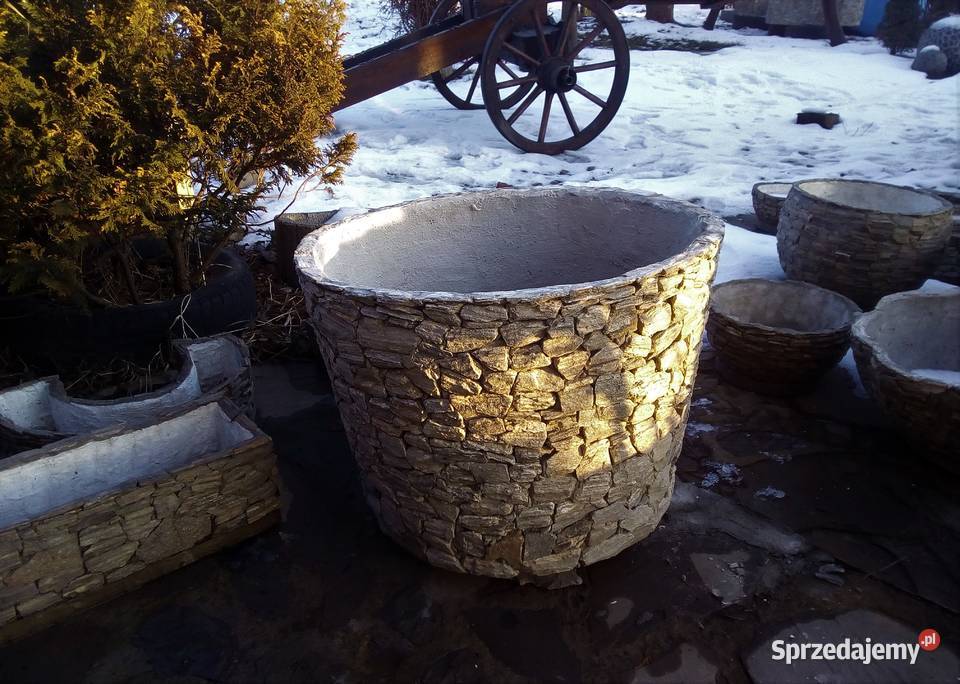Duża donica z kamienia naturalnego kamień kora