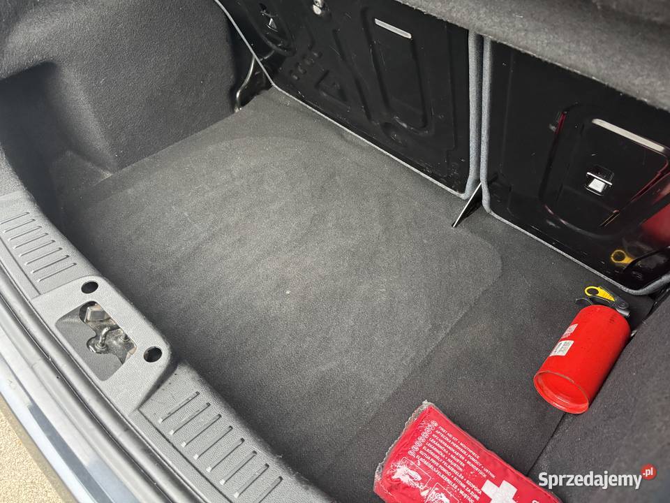 Ford Fiesta ekonomiczne autko na dojazdy 5l na nieuszkodzony mazowieckie Warszawa