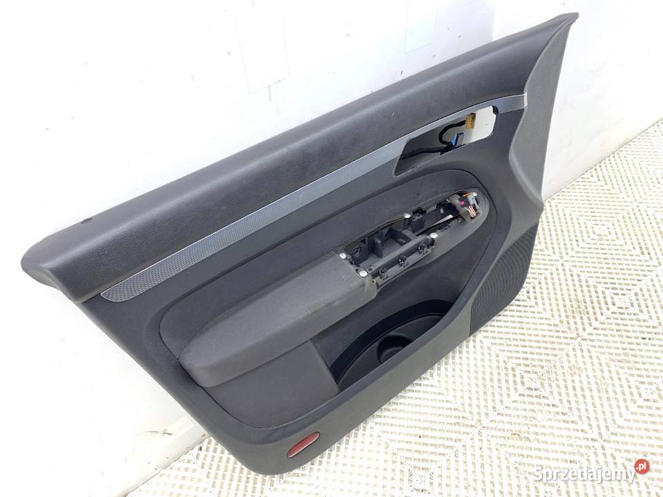 BOCZEK DRZWI LEWY PRZÓD VW TOURAN Minivan 0310