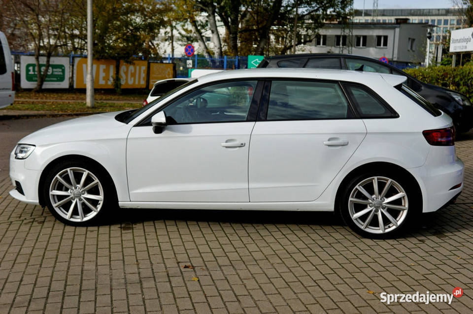 Audi A3 salon Polska bezwypadkowy 15 150 automat 87000km Warszawa