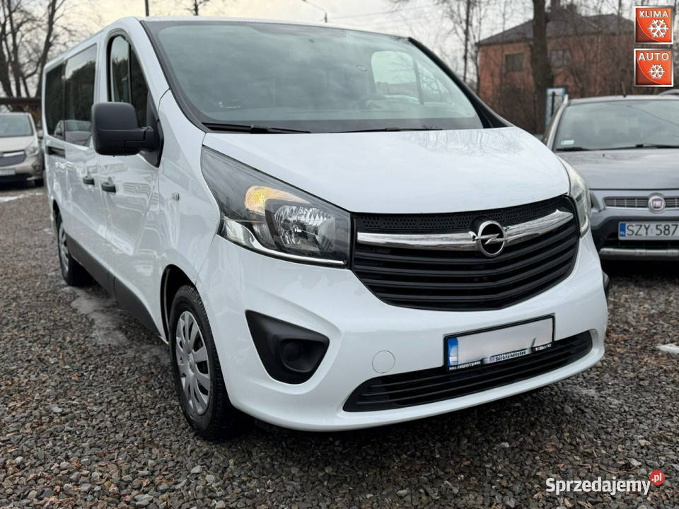Opel Vivaro 16 120 9 osobowy klima Nawiewy II wspomaganie kierownicy