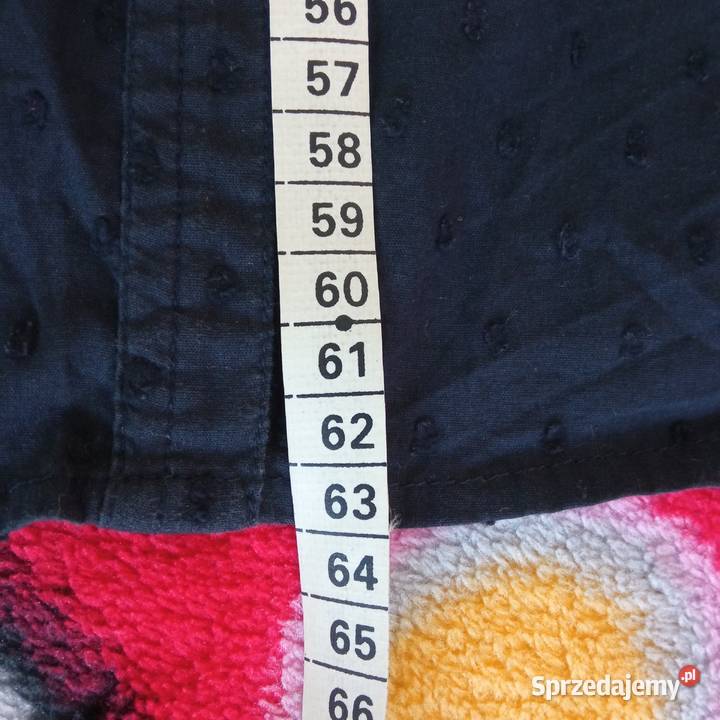 Czarna bluzka z długim rękawem r 3840