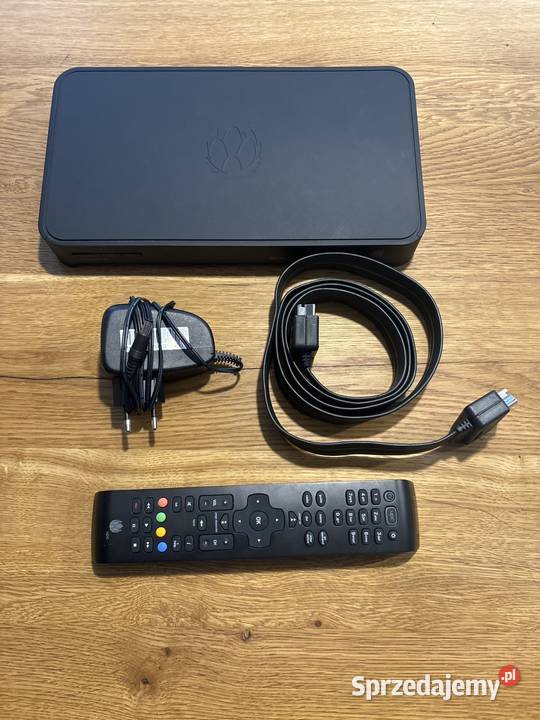 Dekoder UPC MEDIABOX HD + Pilot i Okablowanie