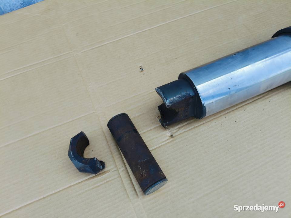 Claas Axion 840 CMatic 2013r 240 A09 Siłownik